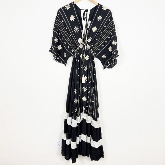 Zury Dresses & Skirts - Zury Black White Embroidered Boho Maxi Dress Festival Peasant Tiered Flowy